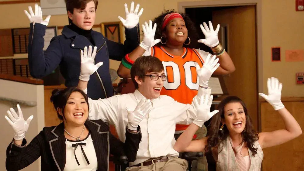 Glee revine pe Disney+ și Hulu: rebootul mult așteptat devine realitate